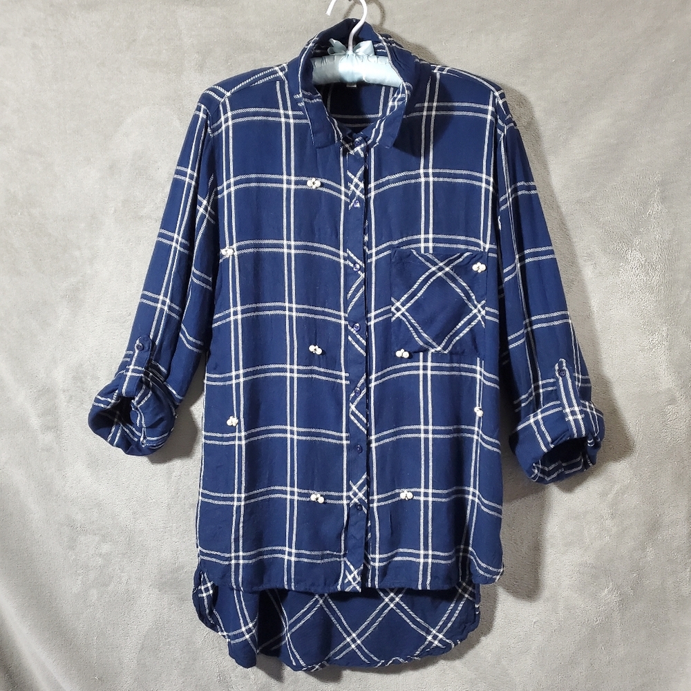 Harper Flannel Beaded Long Sleeve Buttondown Hi-Lo Shirt Navy/White Plaid Size L